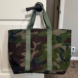 L.L. Bean Camouflage Tote with Green Straps Size Large